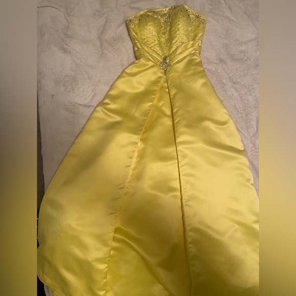 GRAD/PROM DRESS beautiful yellow with silver crystal on front and back. - Picture 3 of 3